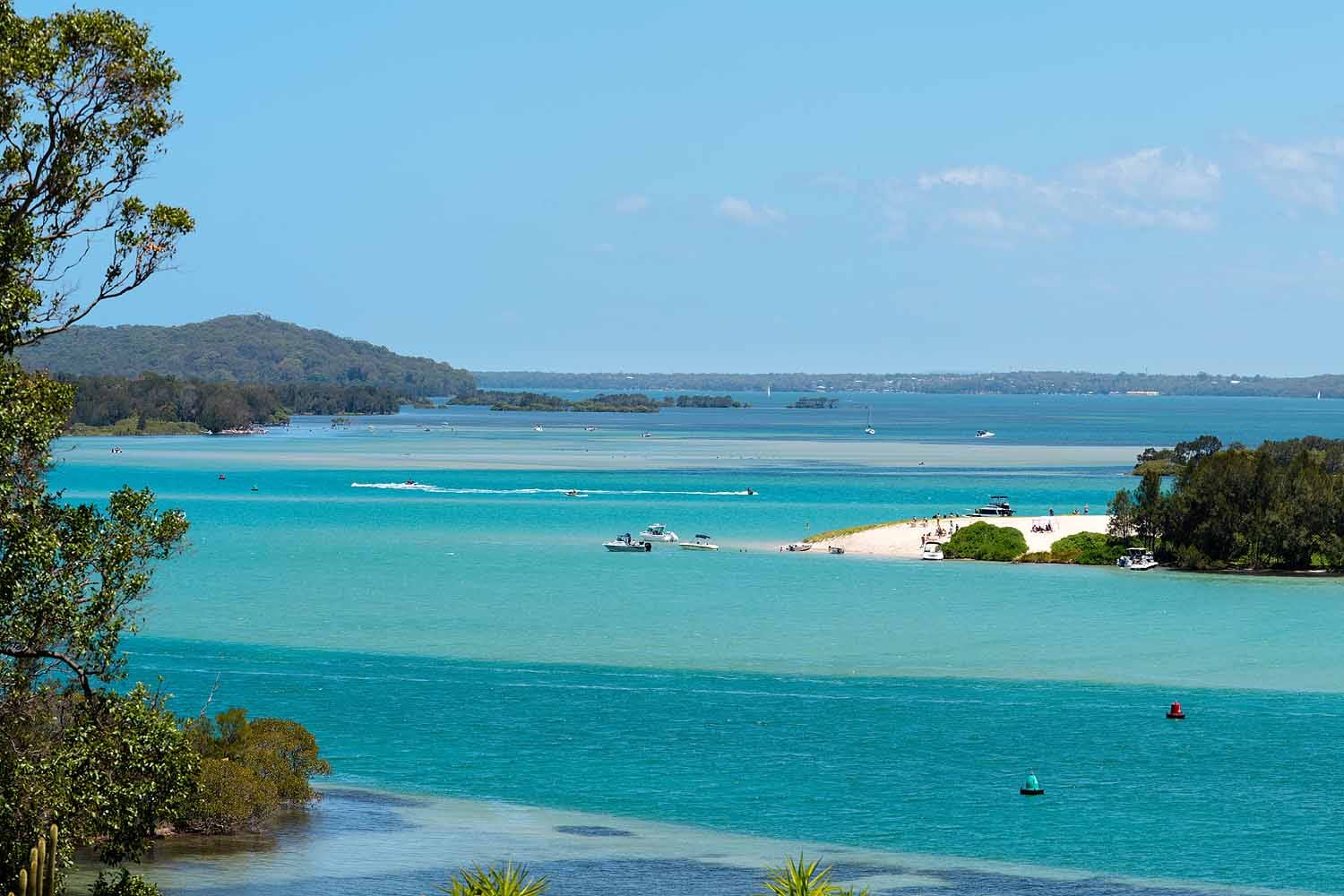 marks-point-lookout-elizabeth-island-sand-islands-lake-macquarie.jpg Views from Marks Point Lookout overlooking Elizabeth Island, the Swansea sand islands and the turquoise waters of Lake Macquarie.
