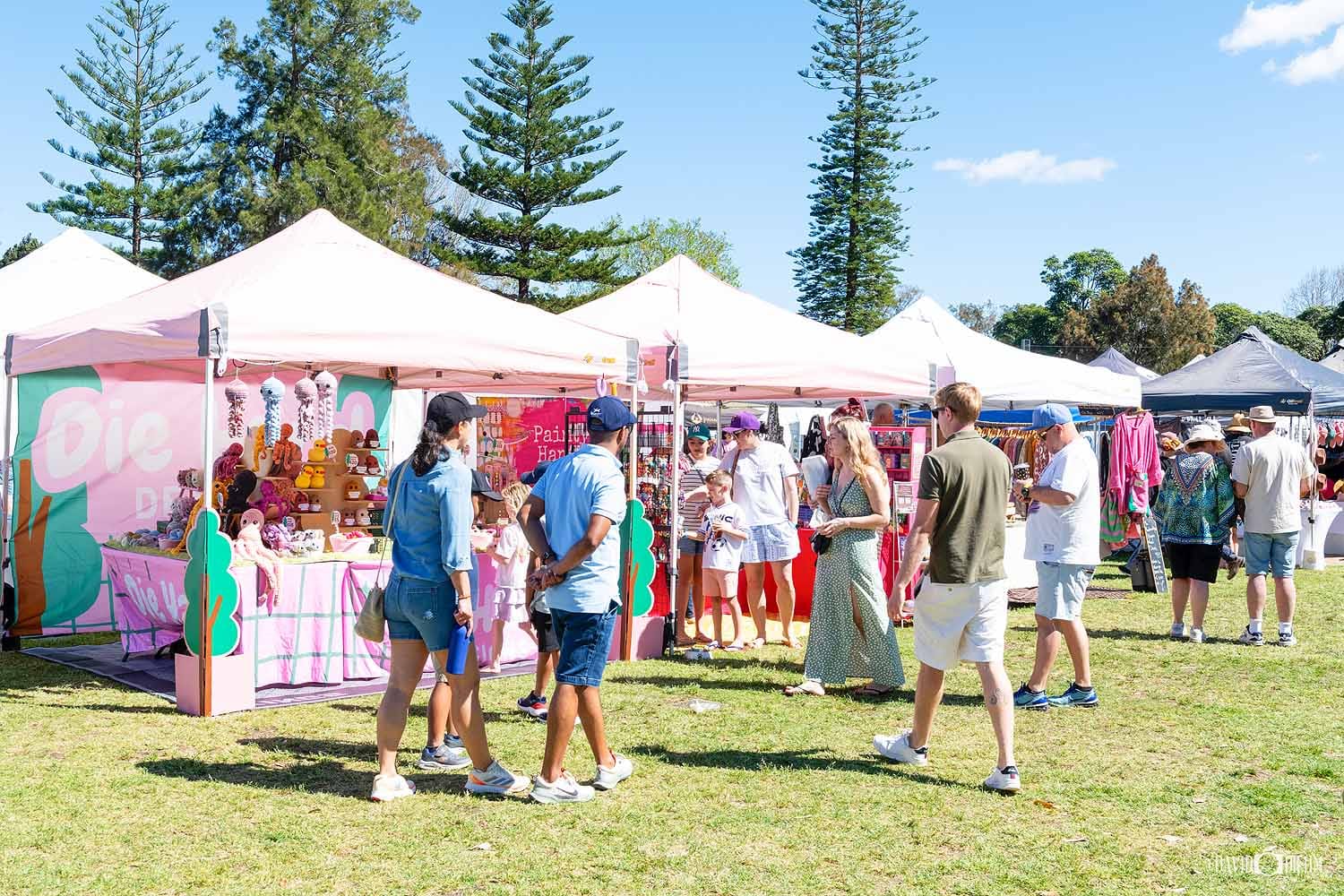 homegrown-markets-speers-point.jpg Visitors browsing Homegrown Markets at Speers Point Park, Lake Macquarie NSW.